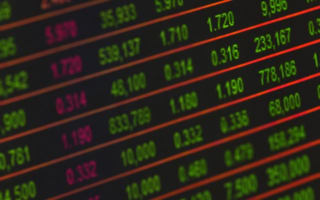 Traffic and sales report generation system